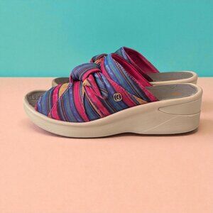 Bzees Rainbow Striped Sandals 9M Comfort Slip On Coastal Travel Beachcore Y2K